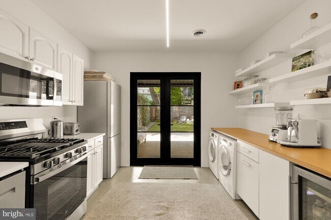 Building Photo - 1608 5th St NW