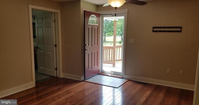 Building Photo - 9662 Teffeteller Ln