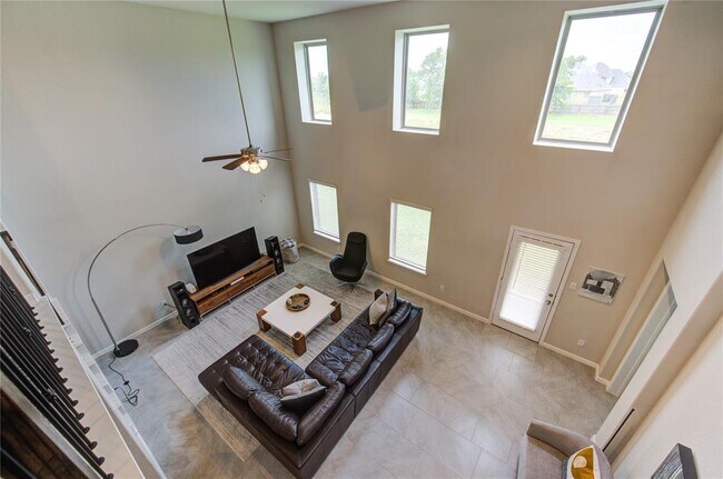 Building Photo - 9623 Japonica Dr