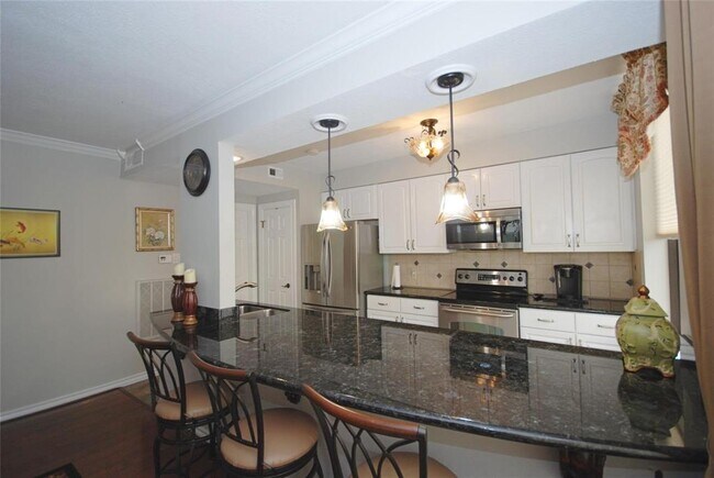 Building Photo - 14655 Champion Forest Dr Dr