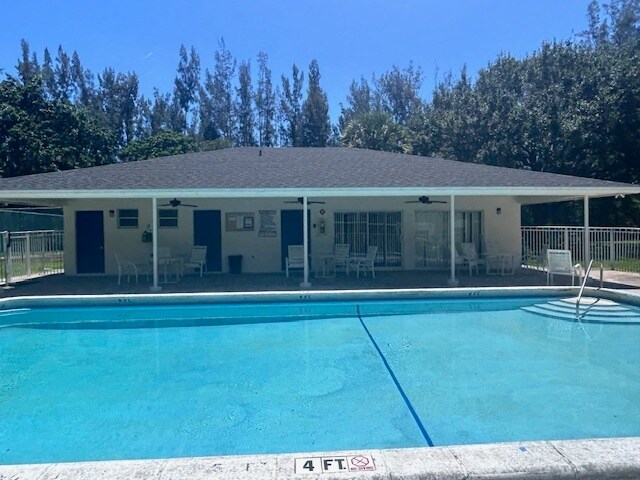 Building Photo - 5090 SW 64th Ave