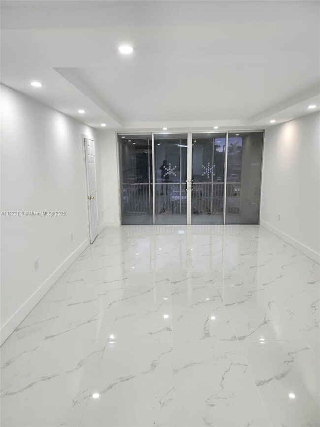 Building Photo - 2 bedroom in North Miami Beach FL 33179