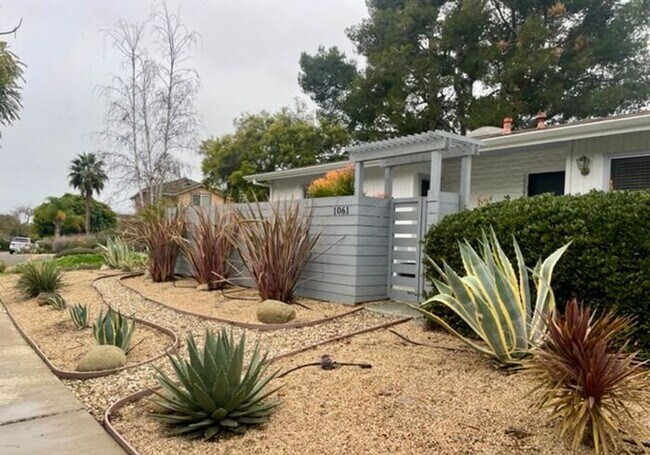 Building Photo - Three Bedroom Home in the Turnpike Foothills - Available Mid August