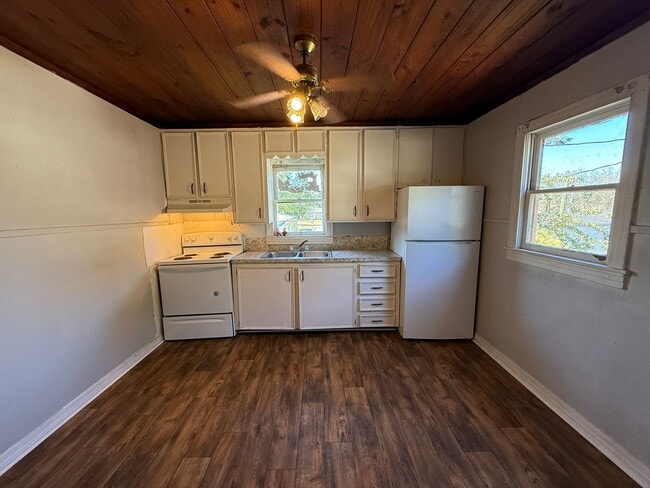 Building Photo - Apartment for rent!