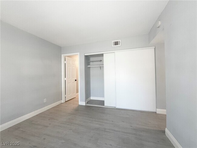 Building Photo - 2961 Juniper Hills Blvd