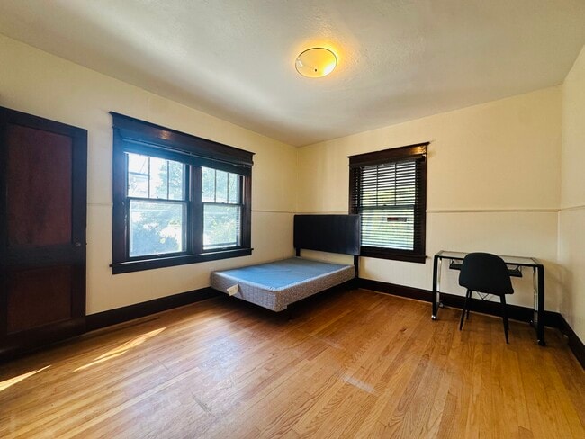 Building Photo - 8536 Mathilda Ave