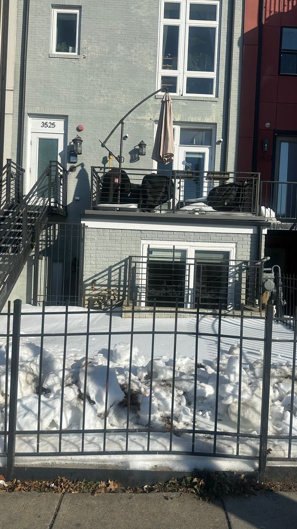 Building Photo - Modern Features Columbia Heights Neighborhood 2 Bedroom 2 Bath Condo with Balcony Pet Friendly