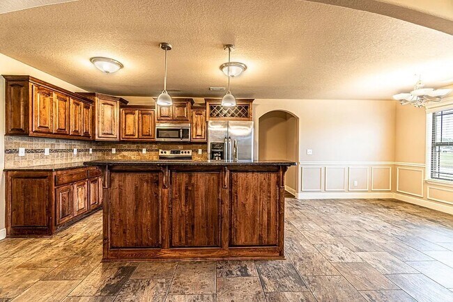 Building Photo - 3104 SW Featherston Rd