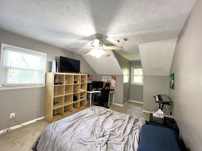 Building Photo - 3324 Devaughn Dr