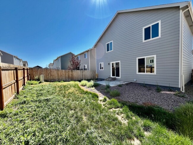 Building Photo - Beautiful 3 Bedroom Home in Lorson Ranch!