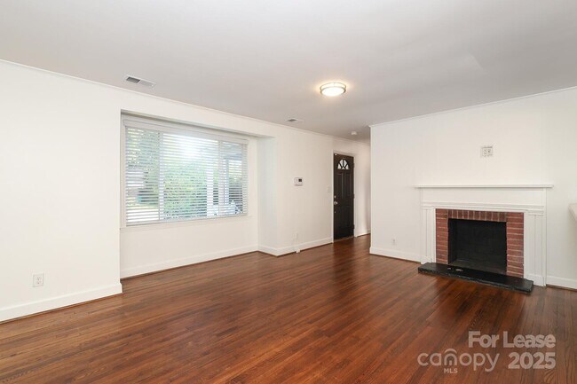 Building Photo - 5310 Buckingham Dr