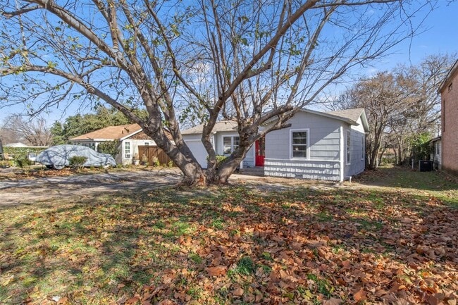 Building Photo - 320 NE 31st St