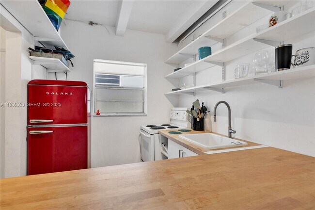 Building Photo - 325 Ocean Dr