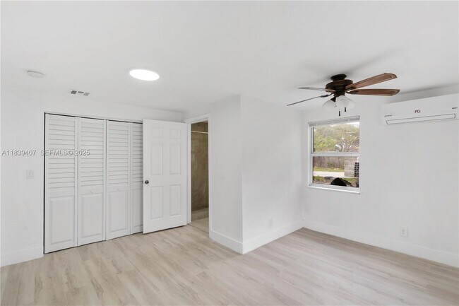 Building Photo - 607 SW 3rd St