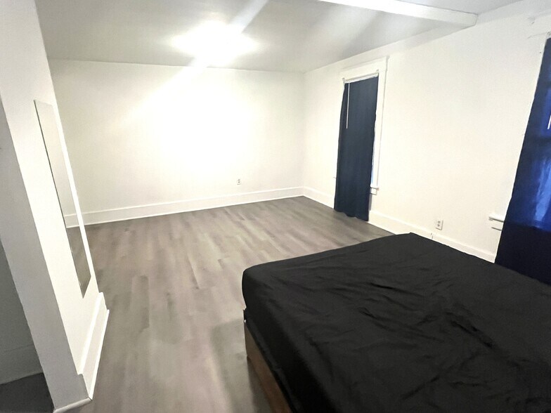 Building Photo - 733 Pennsylvania Ave