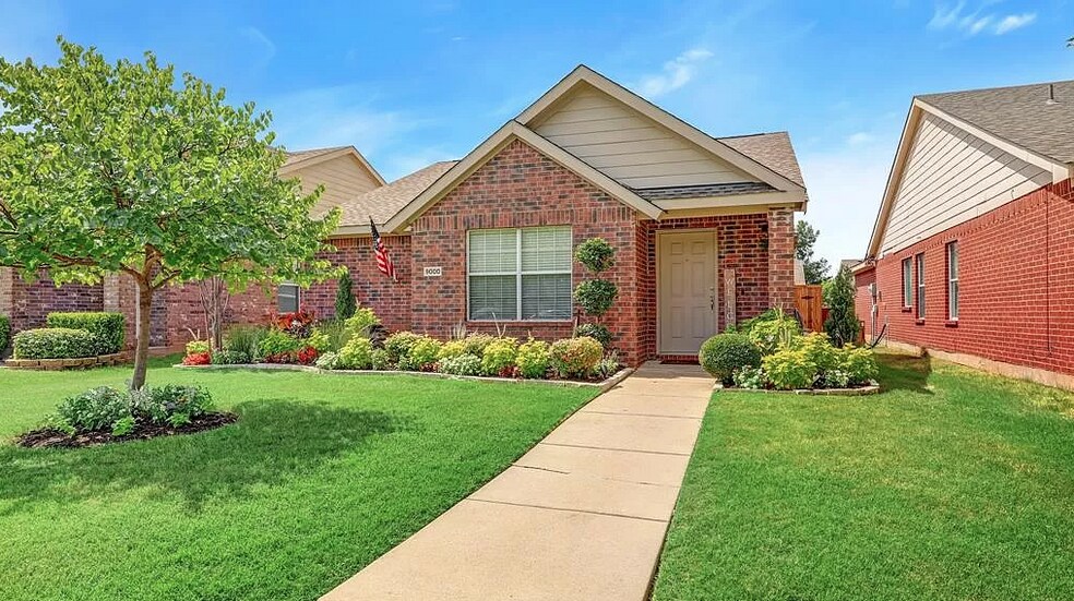 Primary Photo - 9000 Eastwood Ave