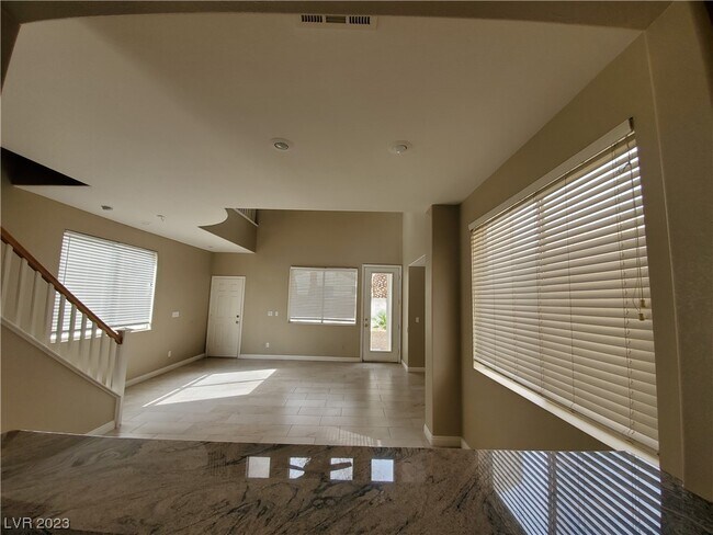 Building Photo - 9851 Altadena St