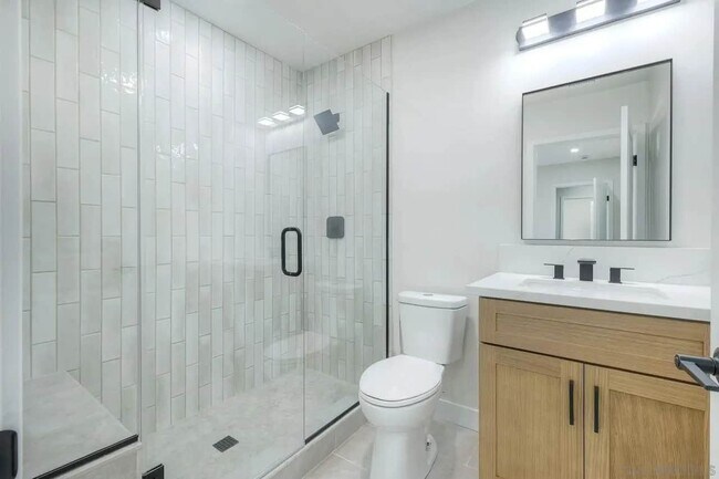 Building Photo - 436 Date Ave