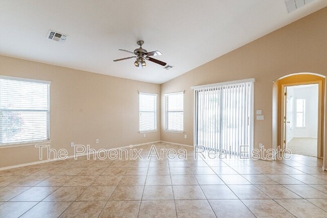 Building Photo - 3049 W Silver Creek Dr