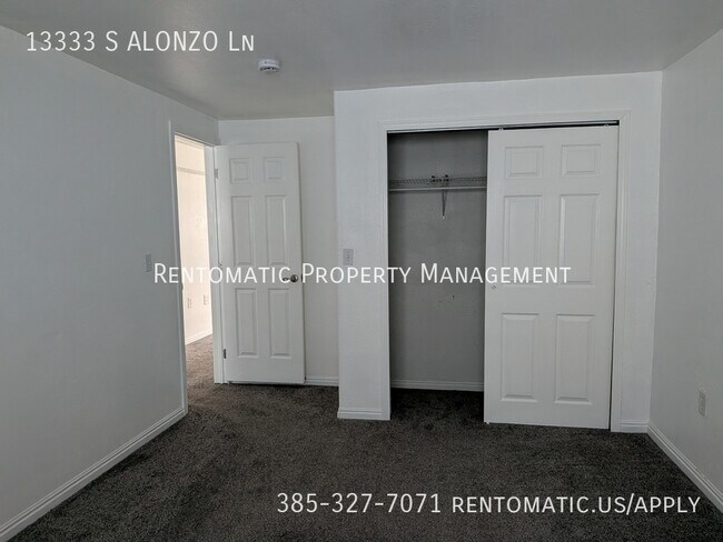 Building Photo - 13333 Alonzo Ln