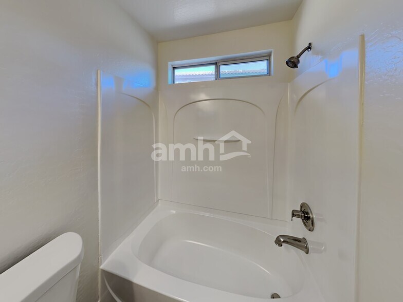 Building Photo - 31491 N Cactus Dr