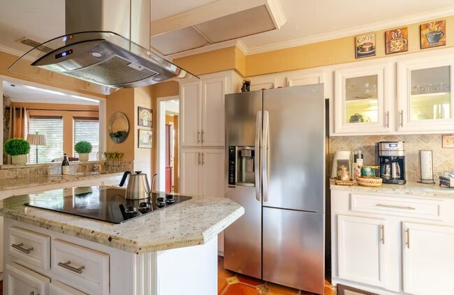Building Photo - 2526 Creekway Cir