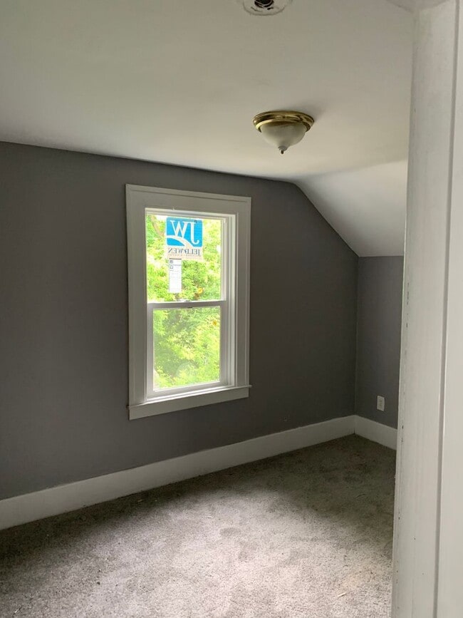 Primary Photo - 3 Bedroom Home In Pontiac