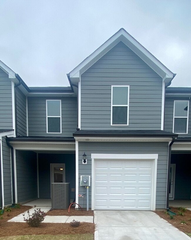 Building Photo - Well Maintained 3BR/2.5BA Townhouse in Pringle Townes; Available July 10