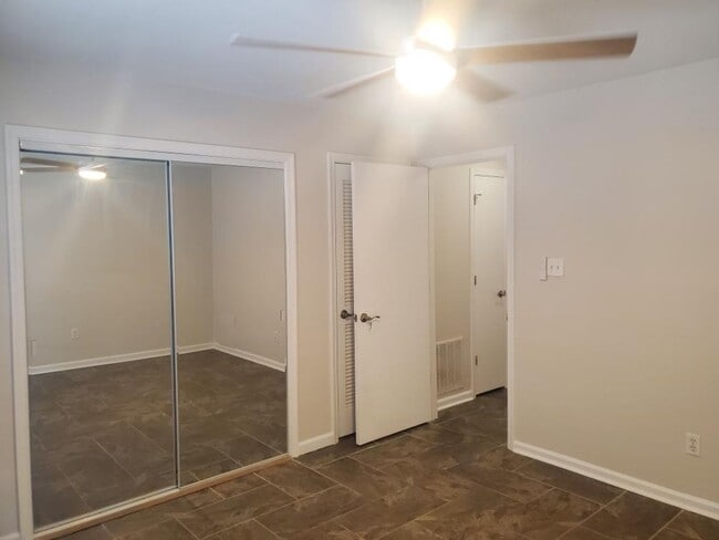 Building Photo - Sawgrass Condominium 1st Floor Unit 2 Bedroom 2 full Baths