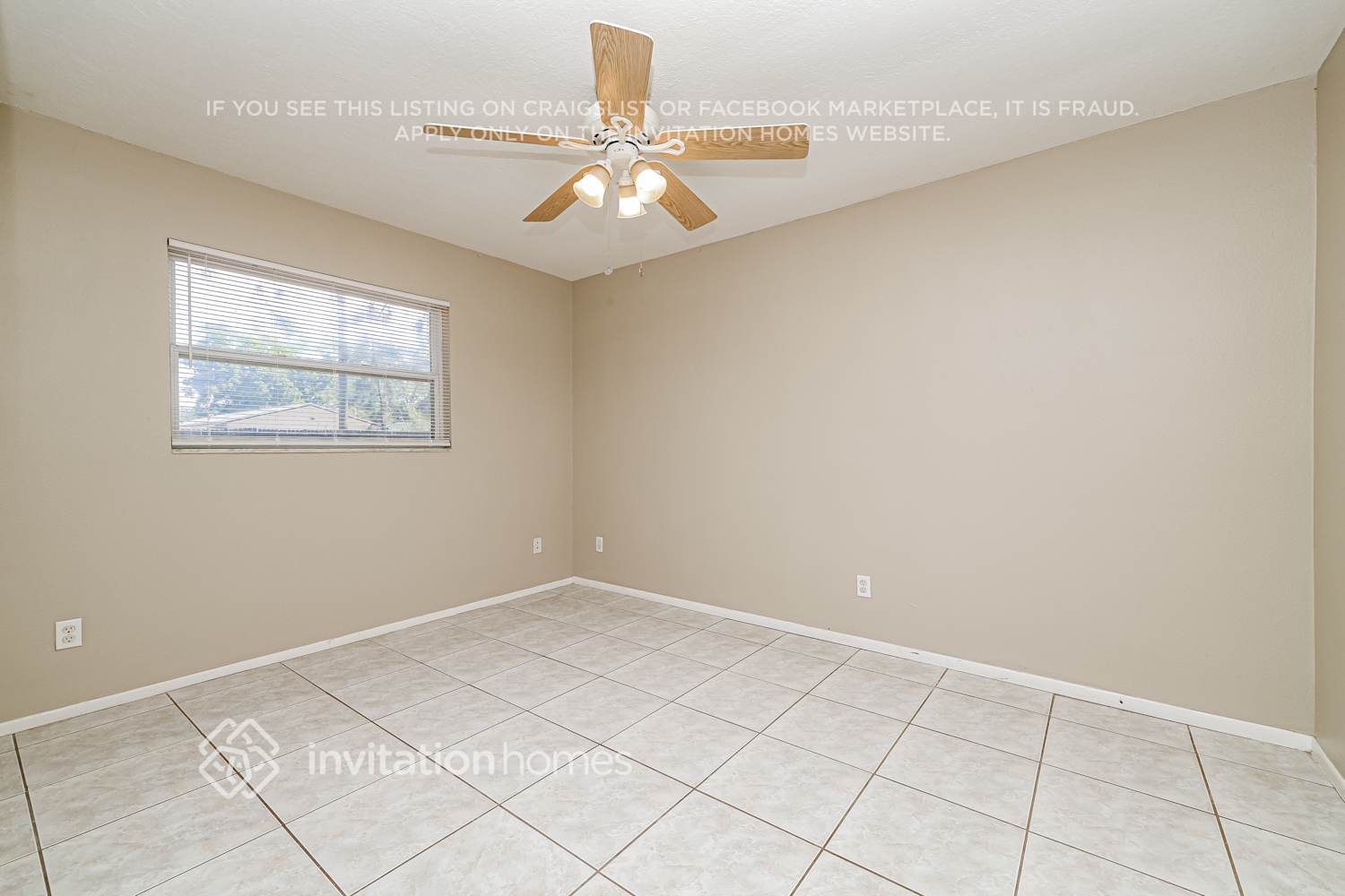 Building Photo - 130 NE Madison Cir N