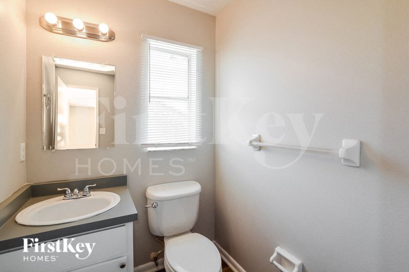 Building Photo - 2864 Jewel Ave