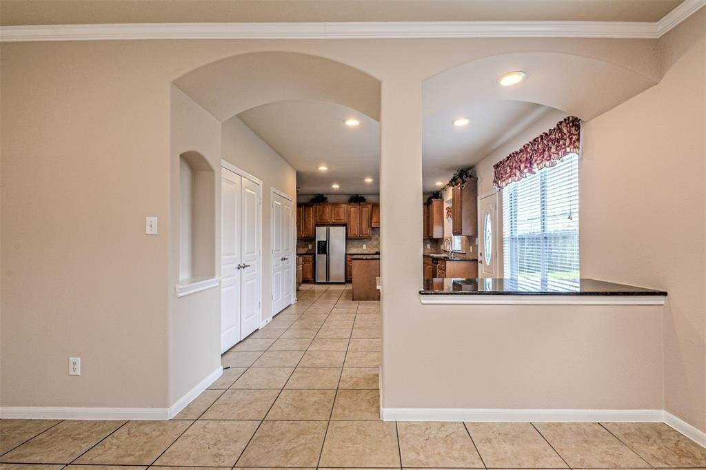 Building Photo - 9322 Steam Springs Dr