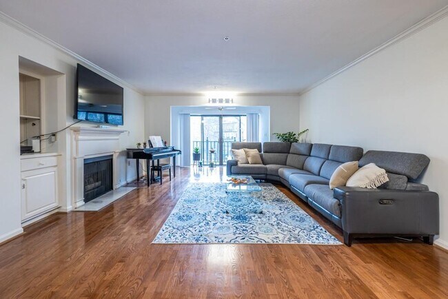 Building Photo - 27301 Plantation Dr NE