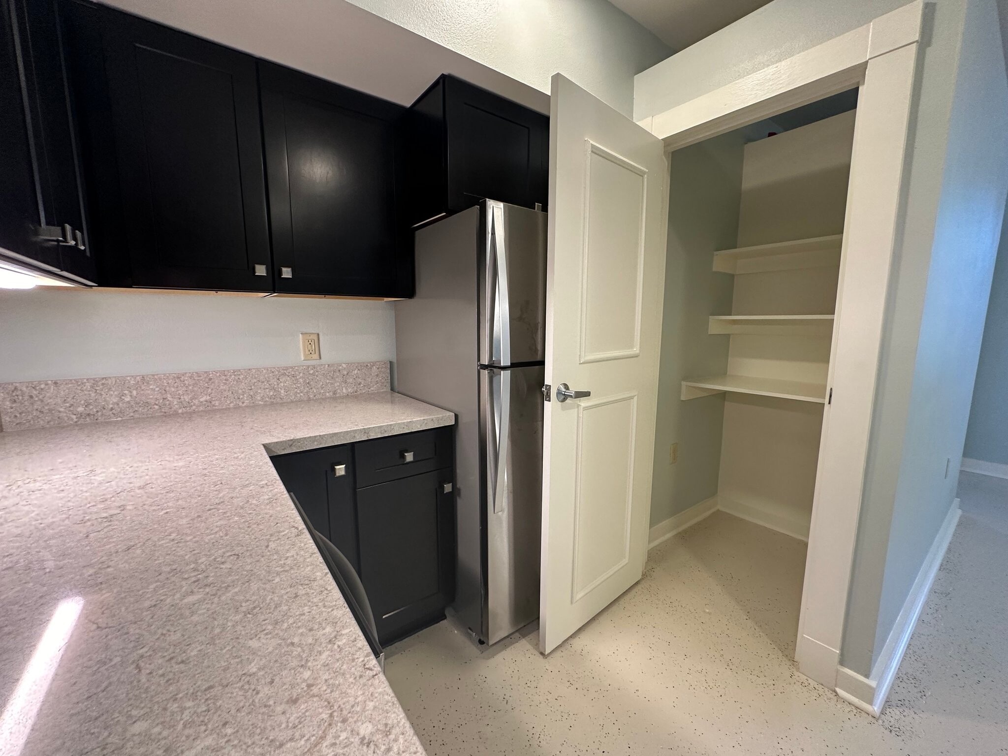 Building Photo - 715 Sherman St