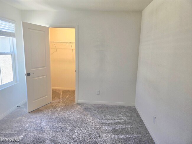 Building Photo - 2406 Bellinzona Pl