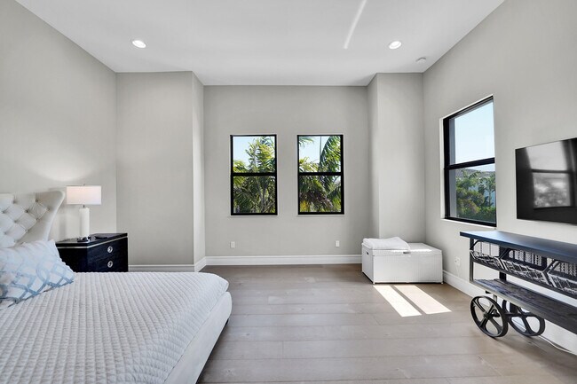Building Photo - 9081 Chauvet Wy