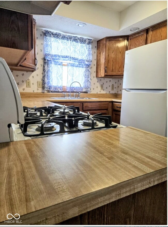 Building Photo - 1043 Mikes Way
