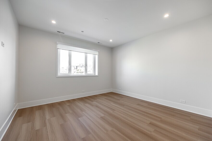 Building Photo - 1610 W Grand Ave