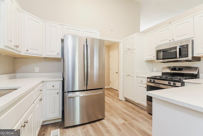 Building Photo - 250 Ashley Oaks Dr