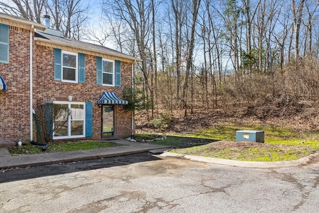 Building Photo - 513 Williamsburg Dr