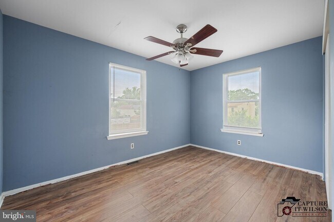 Building Photo - 365 Aldeberan Dr