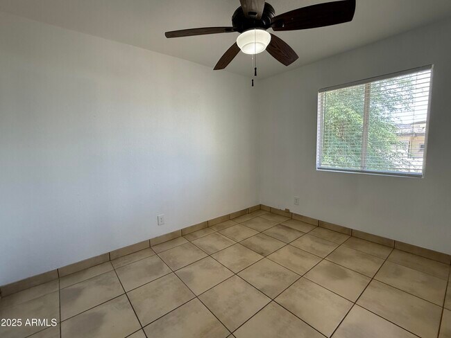 Building Photo - 1551 E Christy Dr