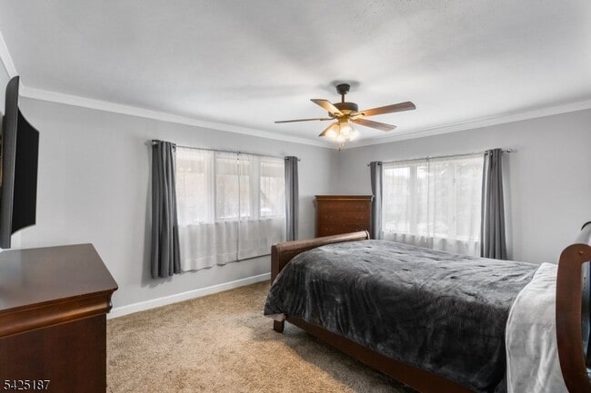 Building Photo - 487 W Shore Trail