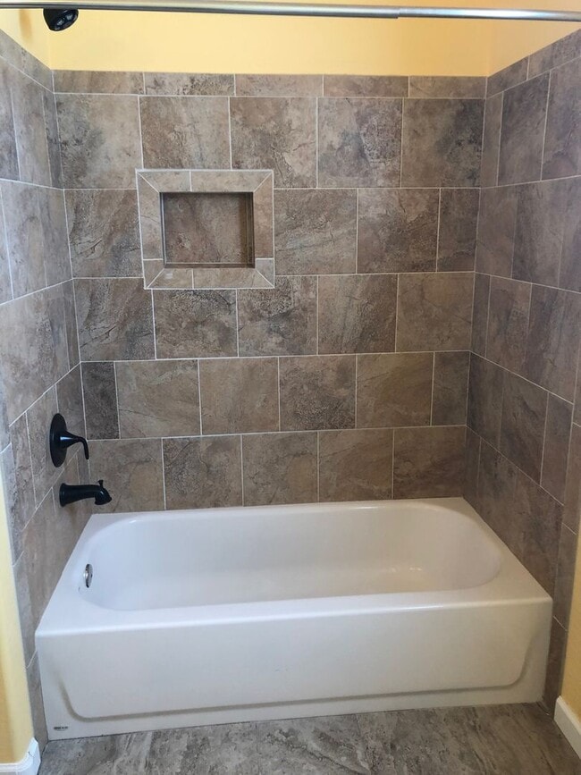 Building Photo - Sunny Three Bedroom in North Prescott Valley