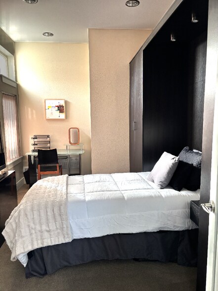 Building Photo - 414 Harrison St