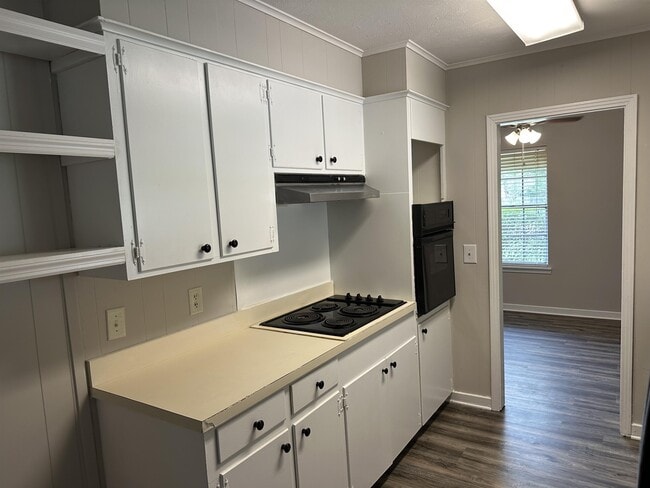 Building Photo - 5703 Medallion Dr