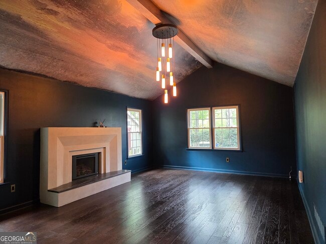 Building Photo - 215 Calgary Dr