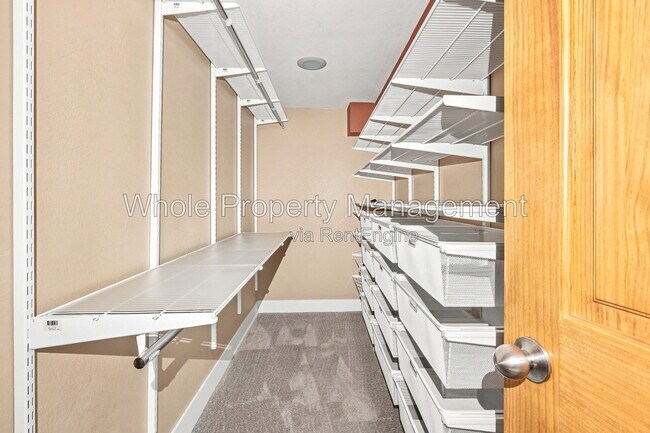Building Photo - 3044 W Clyde Pl