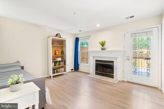 Building Photo - 9821 Tiffany Hill Ct