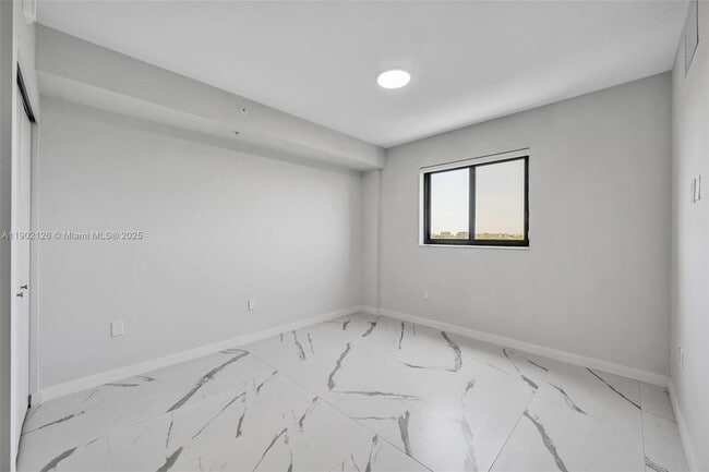 Building Photo - 840 NE 130th St